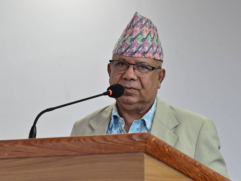 प्रतिगामीहरूलाई परास्त गर्नुपर्छ : माधव नेपाल